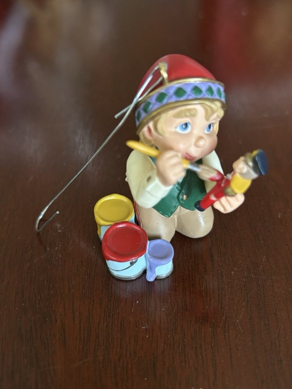 1999 Hallmark KOCC CLUB Christmas Ornament ARTIC ARTIST Elf Painting Toys Pixie